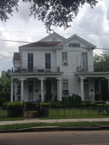 tiny travel chick new orleans houses