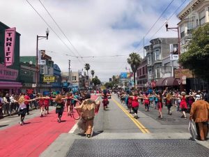 tiny travel chick's carnaval airbnb 2017 parade route