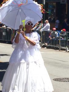 tiny travel chick travel experience carnaval queen