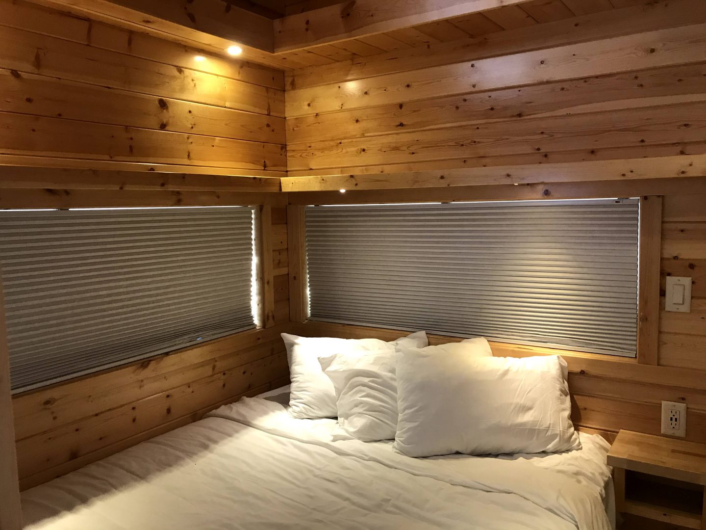 tiny travel chick glamp tiny house bedroom